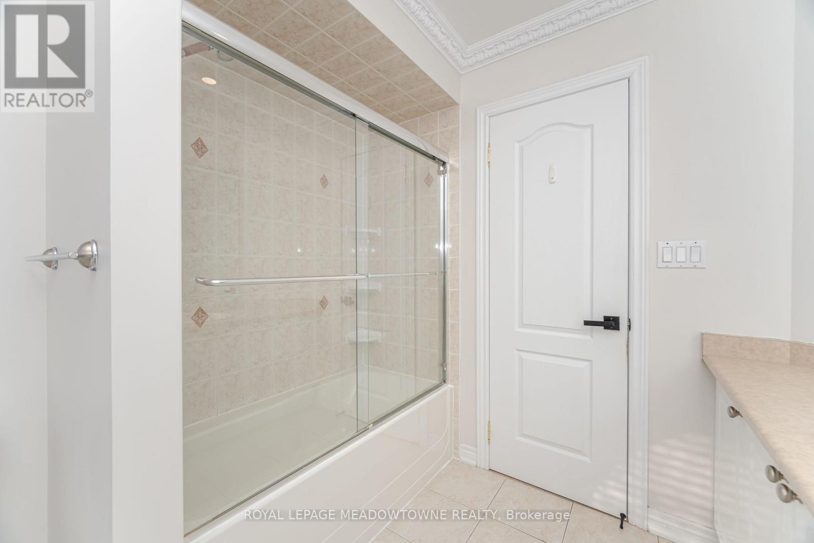 2459 Meadowridge Drive, Oakville, Ontario  L6H 7R4 - Photo 33 - W12560802