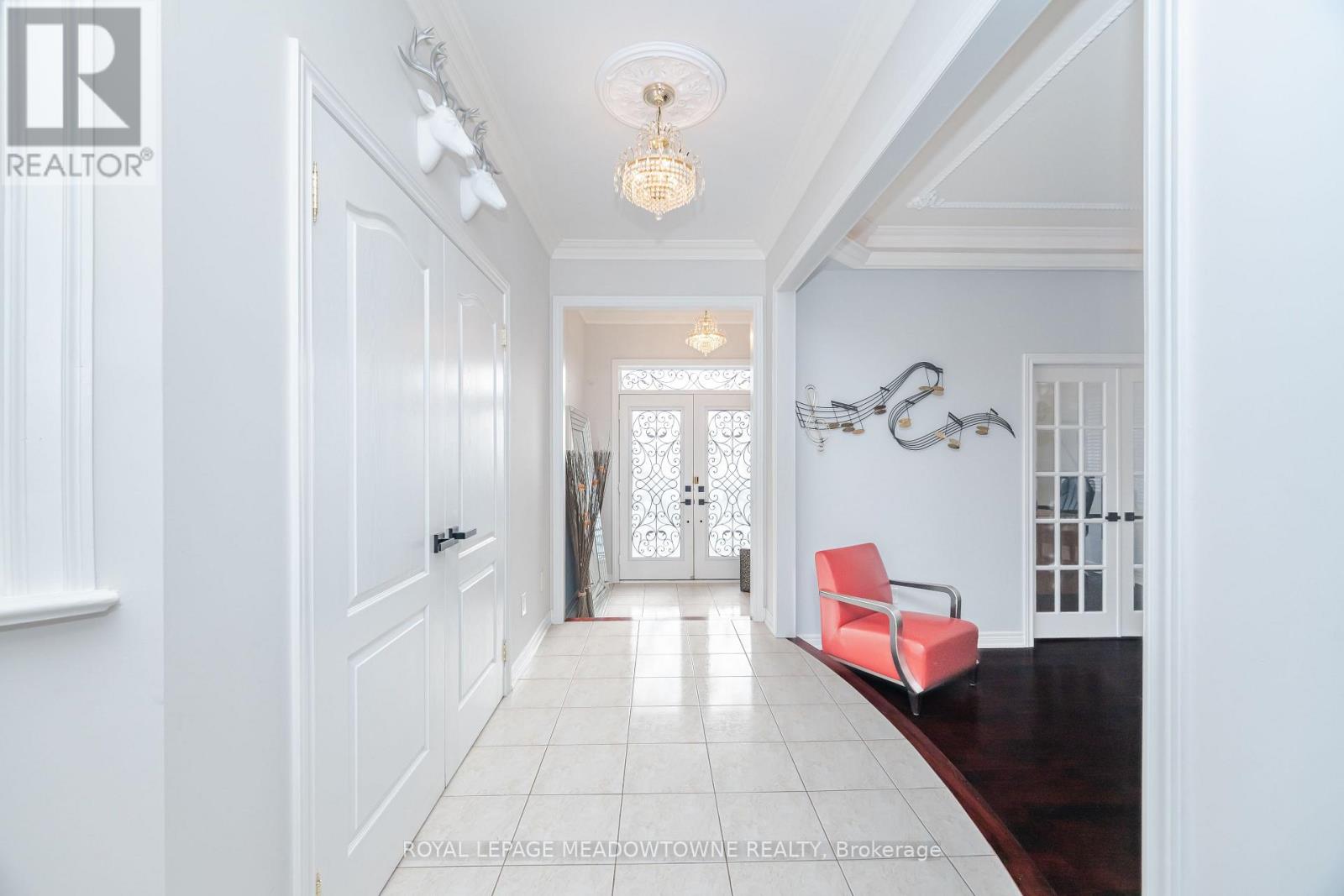 2459 Meadowridge Drive, Oakville, Ontario  L6H 7R4 - Photo 6 - W12560802