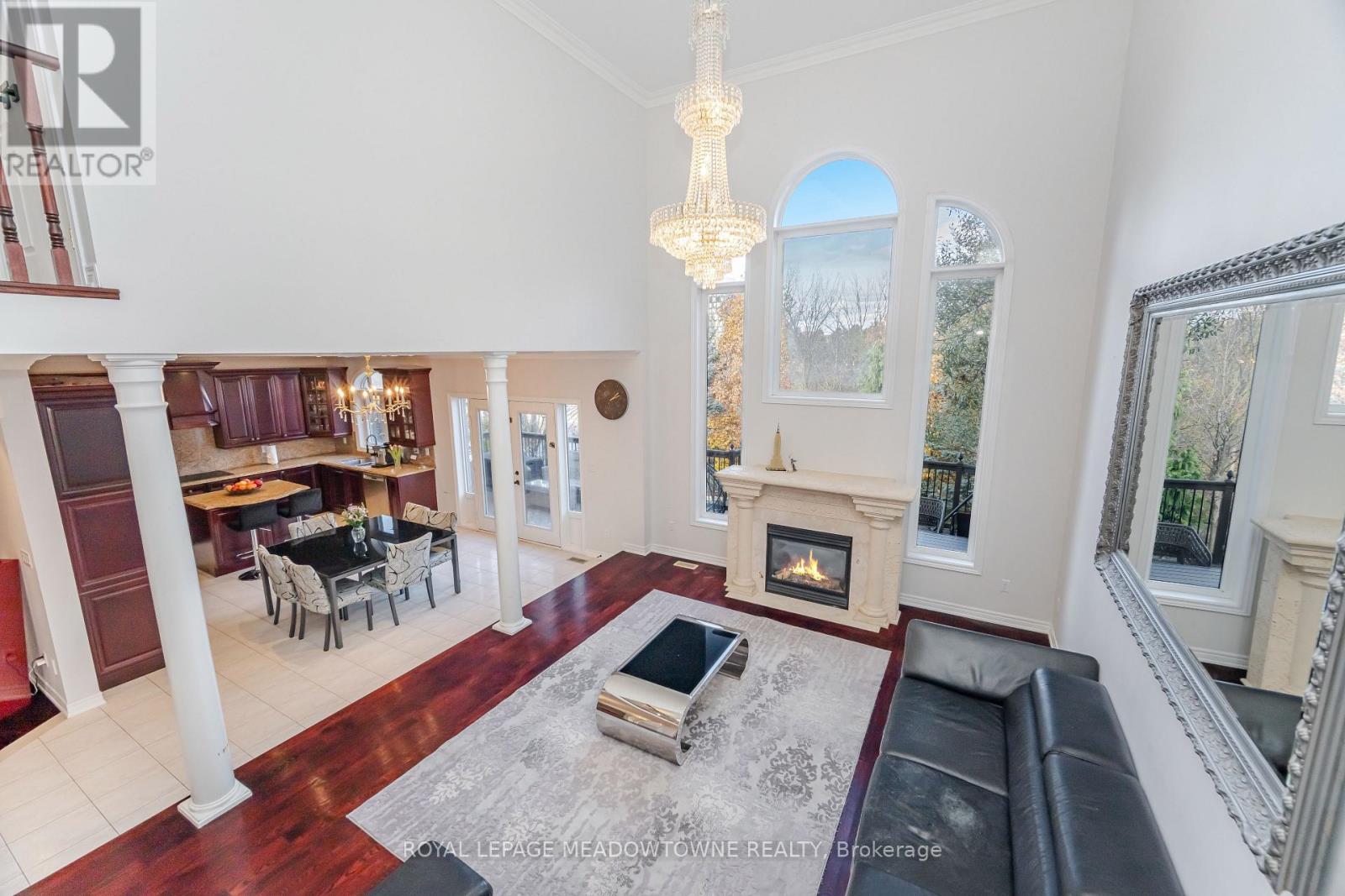 2459 Meadowridge Drive, Oakville, Ontario  L6H 7R4 - Photo 8 - W12560802