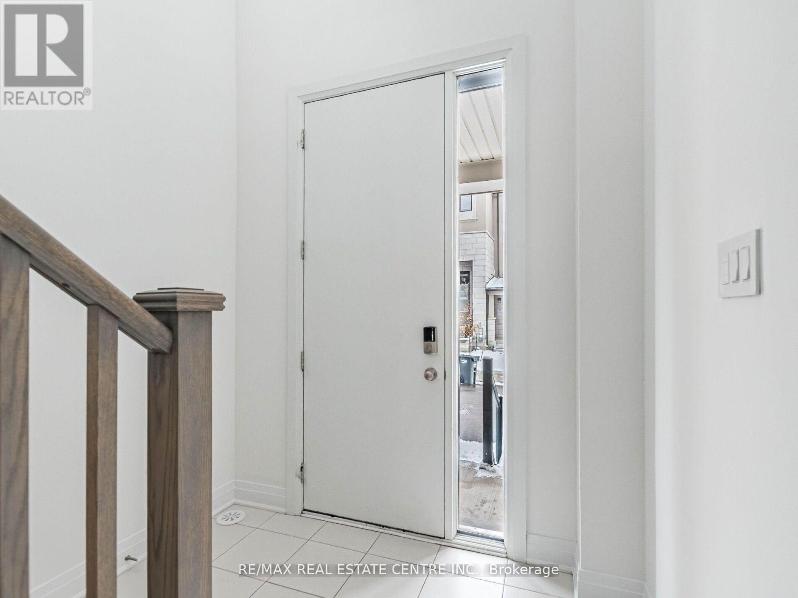 4031 Saida Street, Mississauga, Ontario  L5M 2S8 - Photo 4 - W12560816