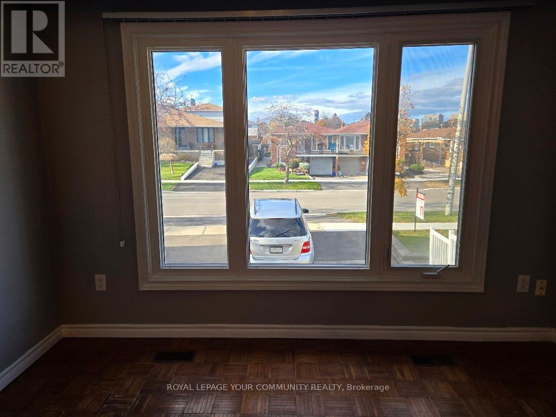 2424 Whaley Drive, Mississauga, Ontario  L5B 2B5 - Photo 6 - W12560830