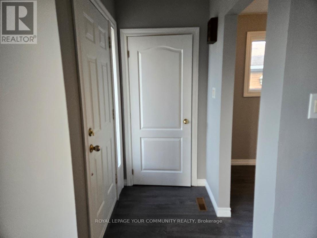 2424 Whaley Drive, Mississauga, Ontario  L5B 2B5 - Photo 7 - W12560830