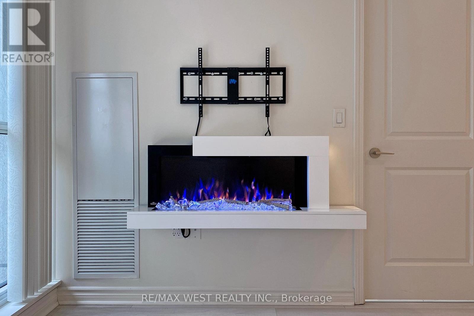 903 - 39 Annie Craig Drive, Toronto, Ontario  M8V 0H1 - Photo 3 - W12560832