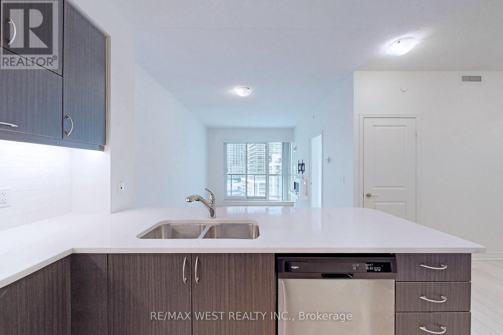 903 - 39 Annie Craig Drive, Toronto, Ontario  M8V 0H1 - Photo 7 - W12560832