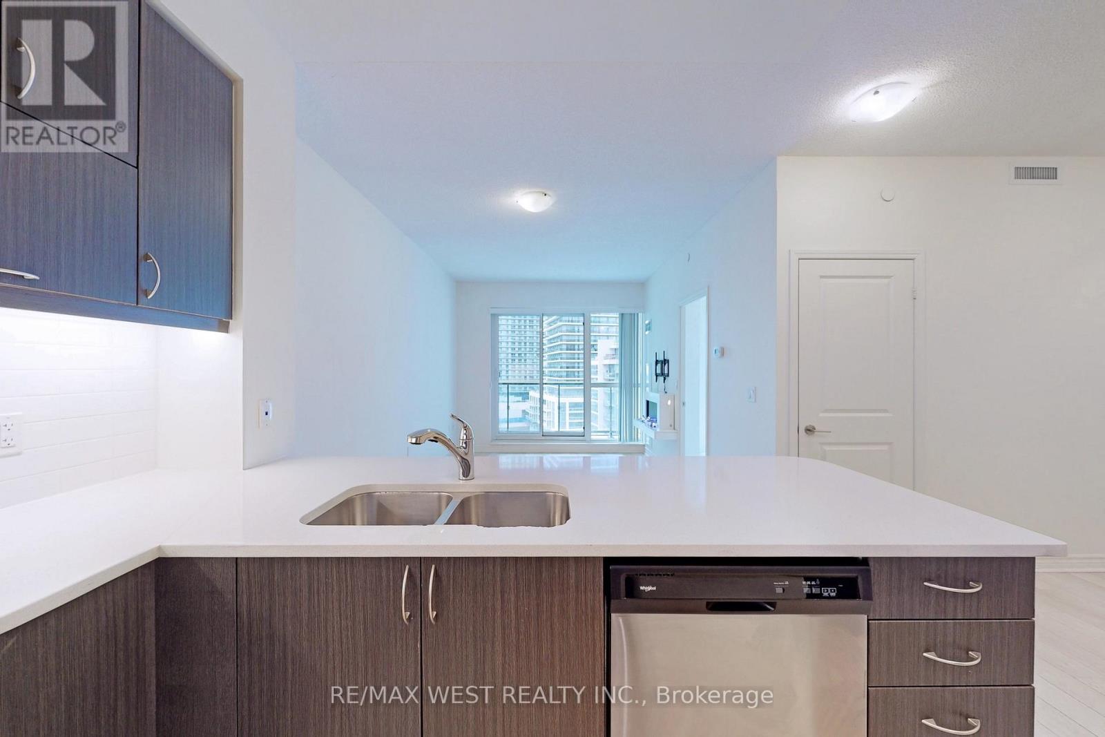 903 - 39 Annie Craig Drive, Toronto, Ontario  M8V 0H1 - Photo 8 - W12560832