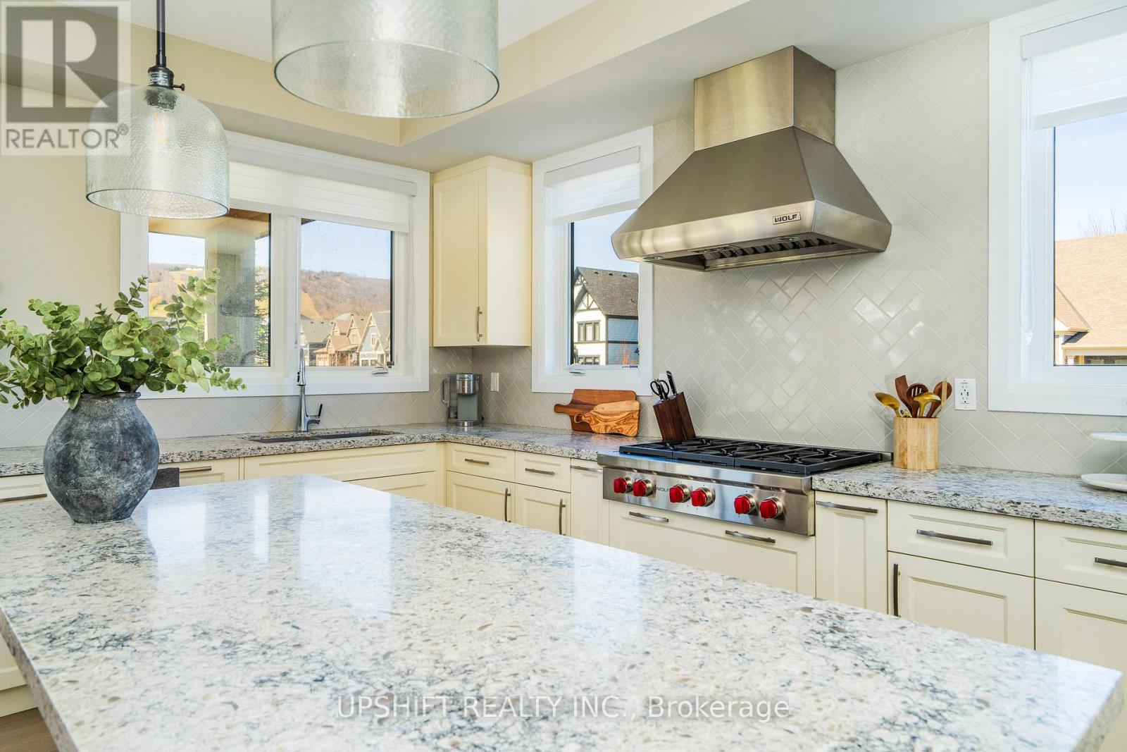 101 Stoneleigh Drive, Blue Mountains, Ontario L9Y 4P5 - Photo 17 - X12557168