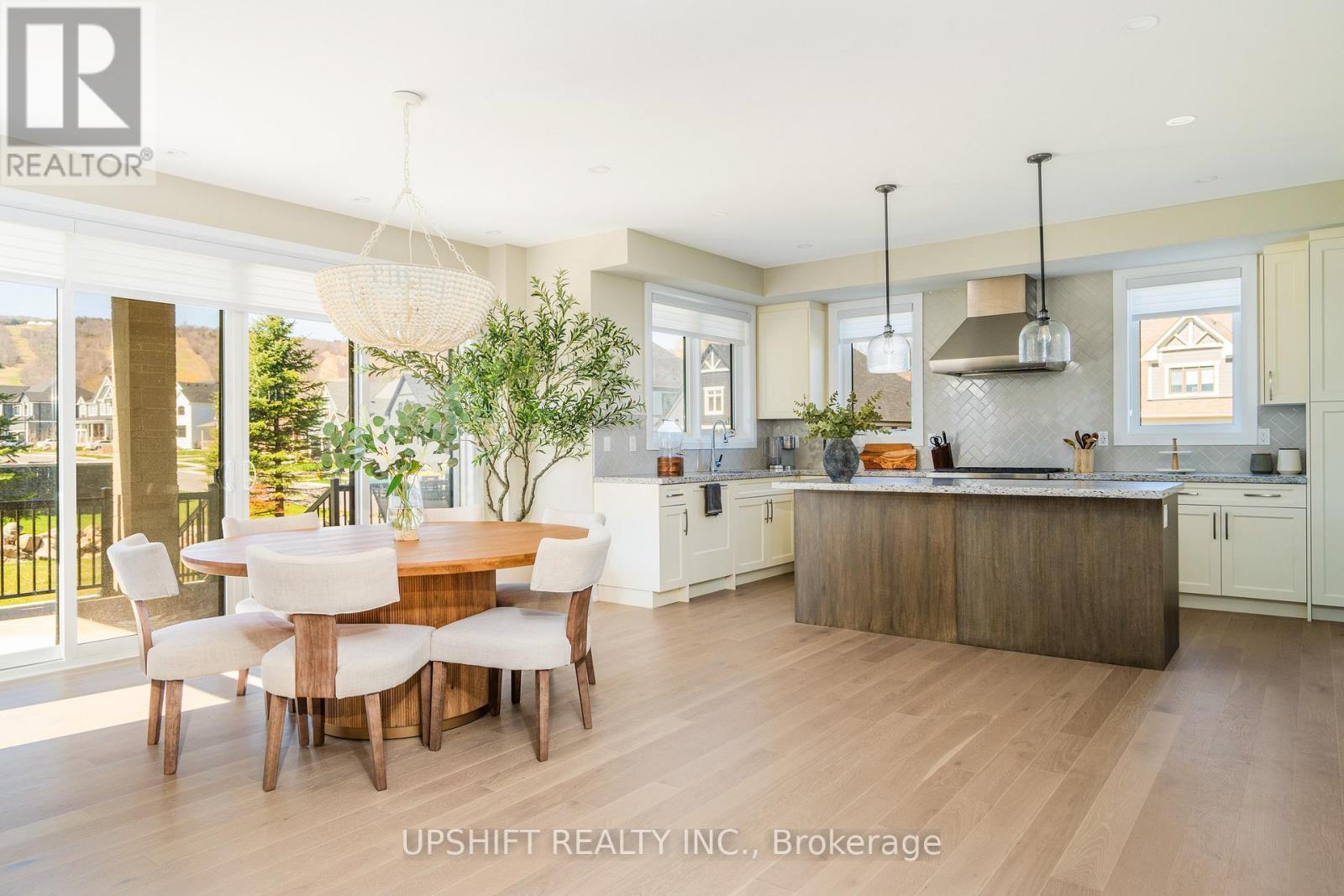 101 Stoneleigh Drive, Blue Mountains, Ontario L9Y 4P5 - Photo 15 - X12557168