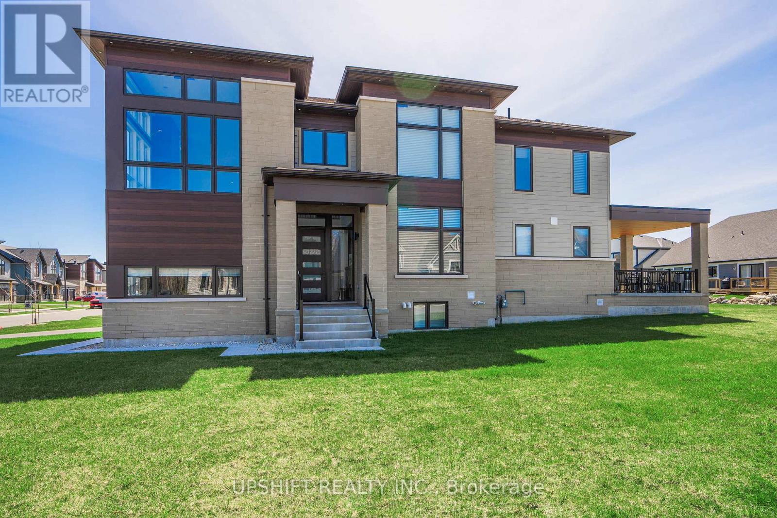 101 STONELEIGH DRIVE, Blue Mountains, Ontario