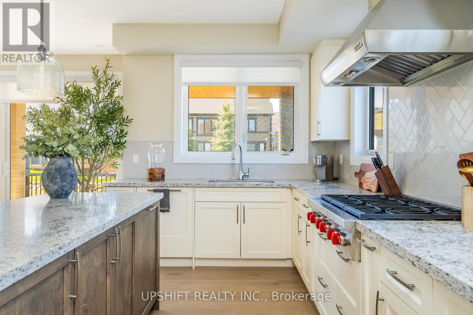 101 Stoneleigh Drive, Blue Mountains, Ontario L9Y 4P5 - Photo 18 - X12557168