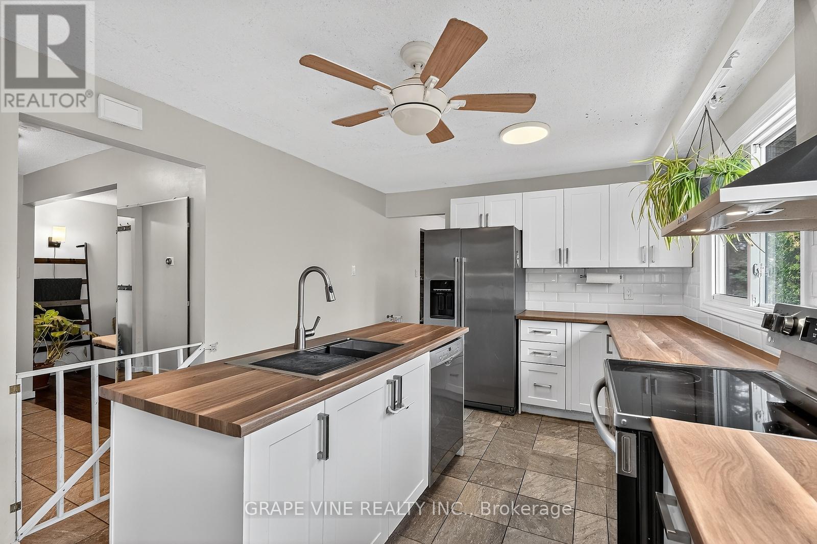 24 Lansfield Way, Ottawa, Ontario  K2G 3V8 - Photo 18 - X12560900