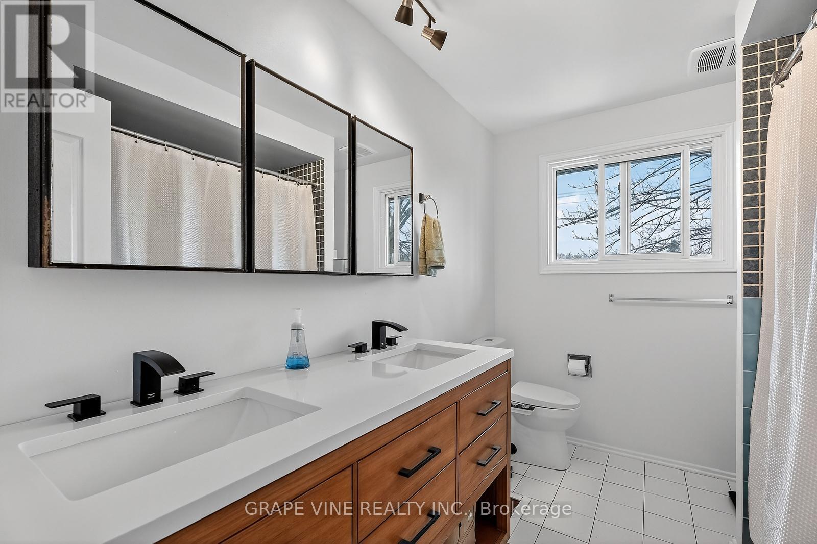 24 Lansfield Way, Ottawa, Ontario  K2G 3V8 - Photo 29 - X12560900