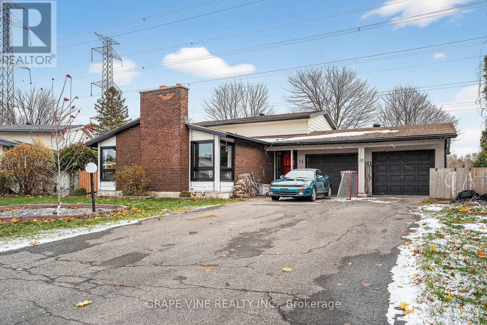 24 Lansfield Way, Ottawa, Ontario  K2G 3V8 - Photo 3 - X12560900