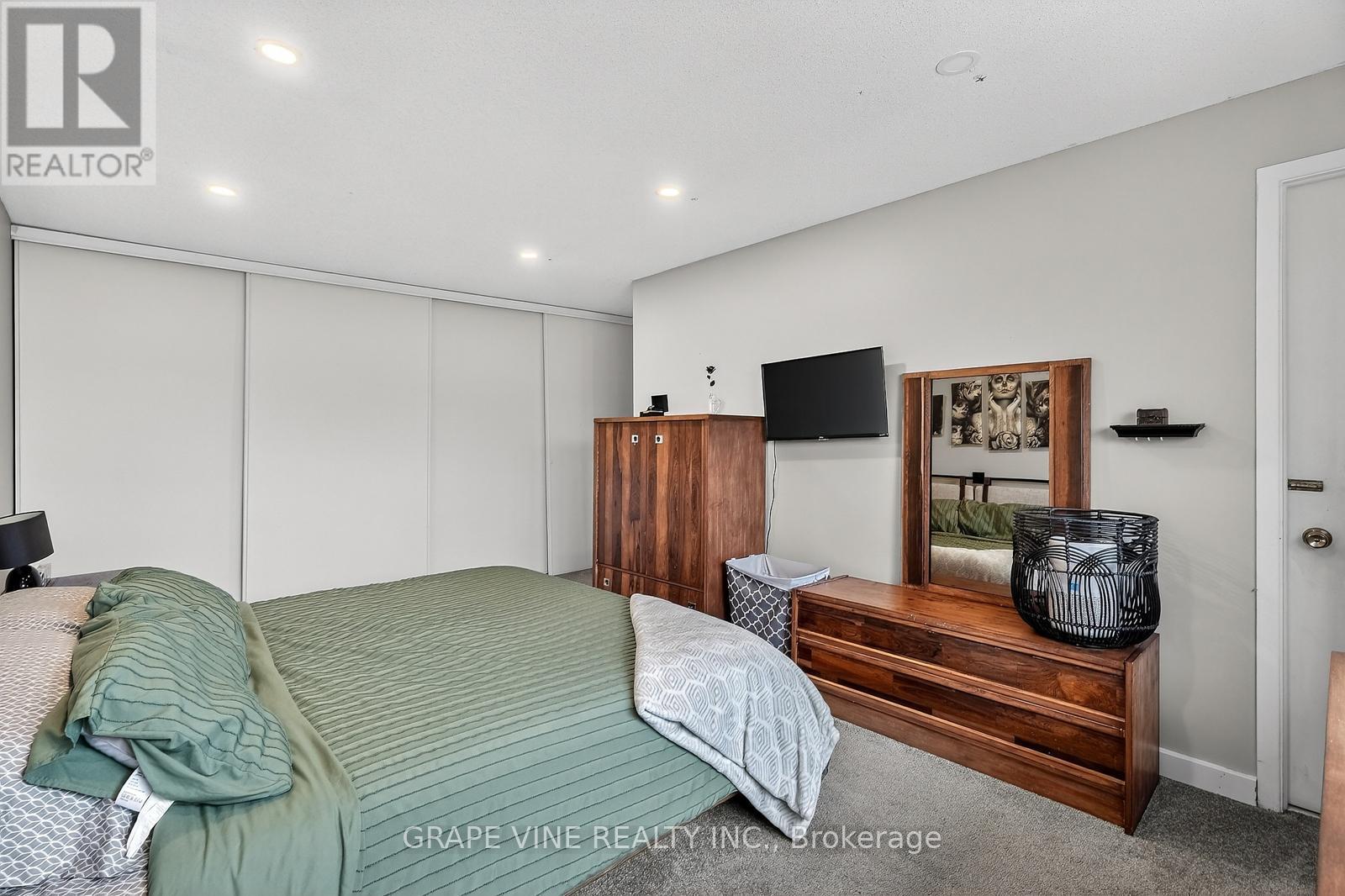 24 Lansfield Way, Ottawa, Ontario  K2G 3V8 - Photo 31 - X12560900