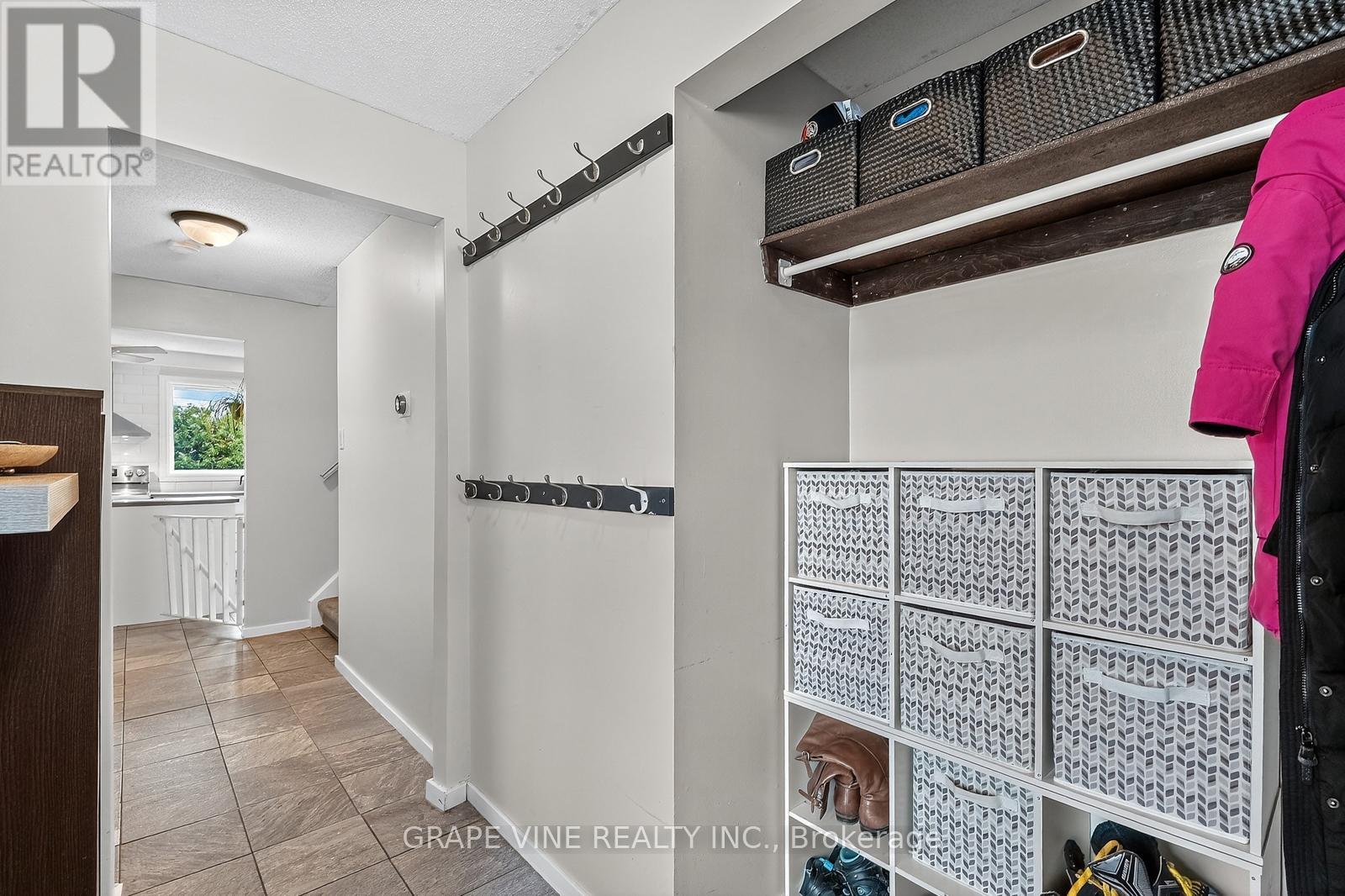 24 Lansfield Way, Ottawa, Ontario  K2G 3V8 - Photo 6 - X12560900