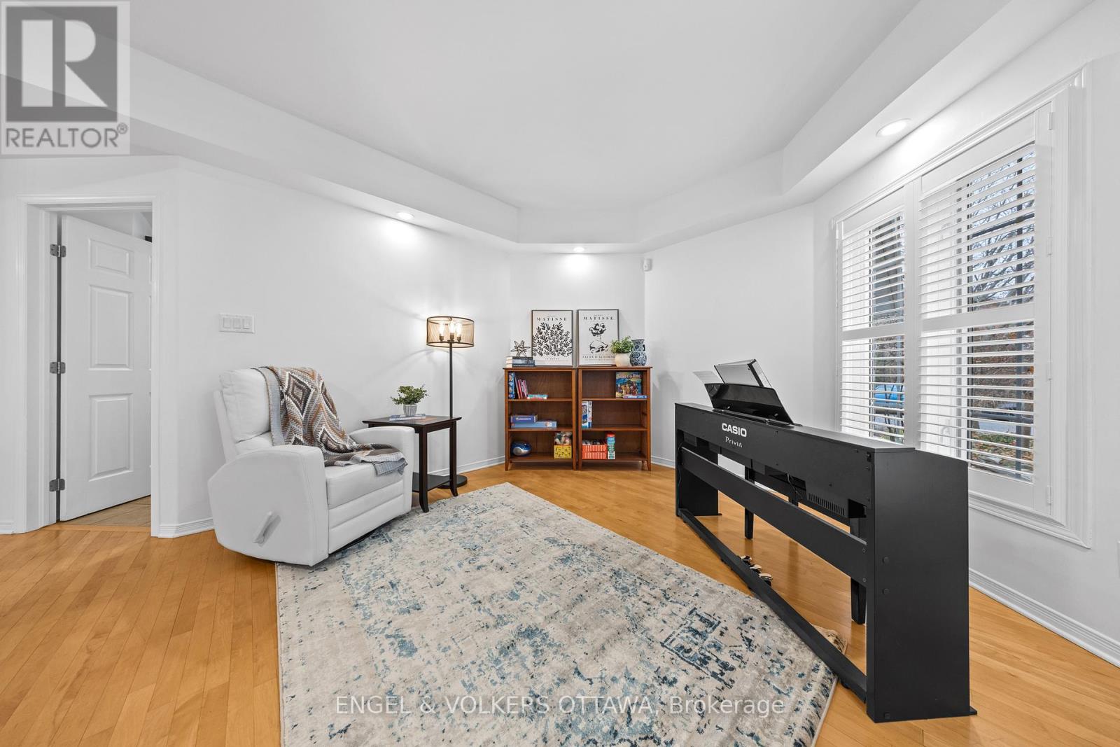 57 Newcastle Avenue, Ottawa, Ontario  K2K 3B5 - Photo 4 - X12560914