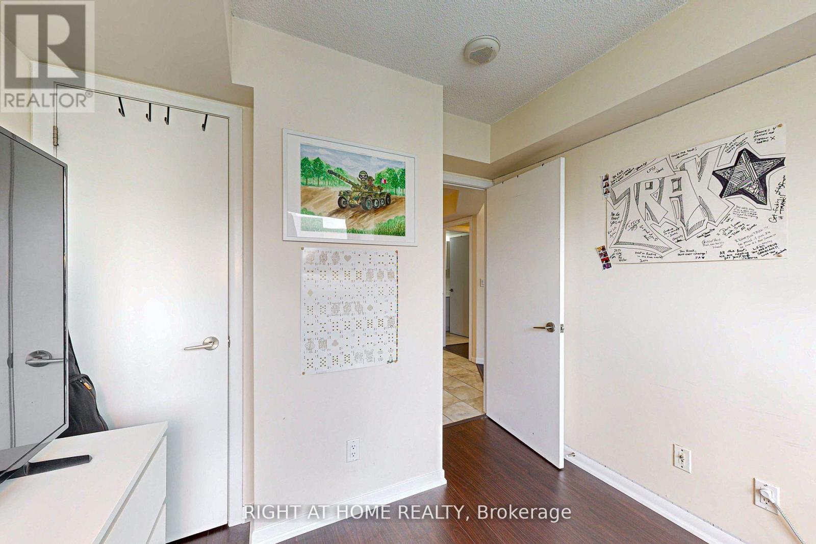 1710 - 215 Fort York Boulevard, Toronto, Ontario  M5V 4A2 - Photo 18 - C12560862