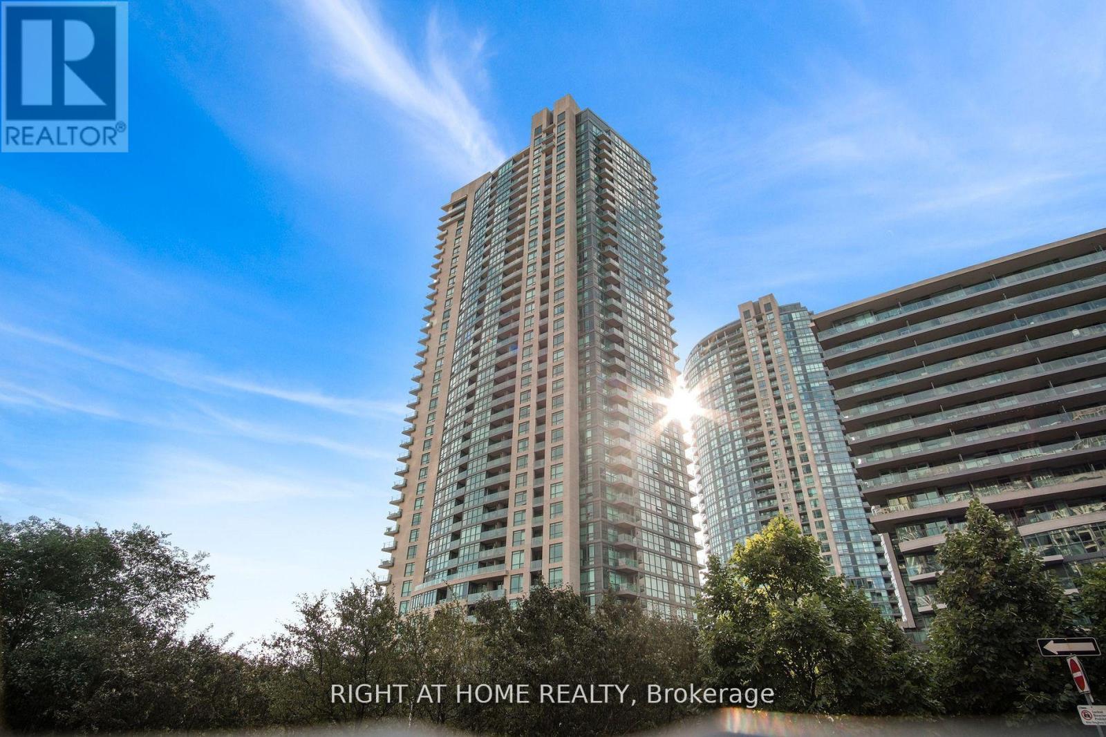 1710 - 215 Fort York Boulevard, Toronto, Ontario  M5V 4A2 - Photo 2 - C12560862