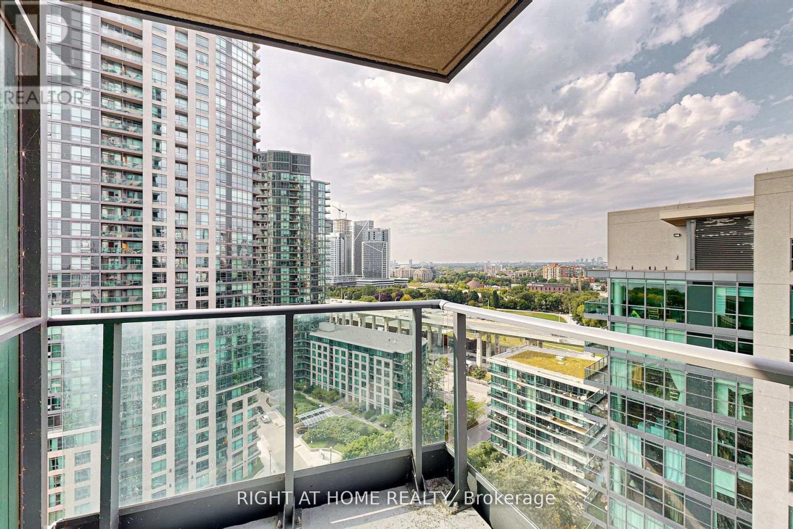 1710 - 215 Fort York Boulevard, Toronto, Ontario  M5V 4A2 - Photo 22 - C12560862