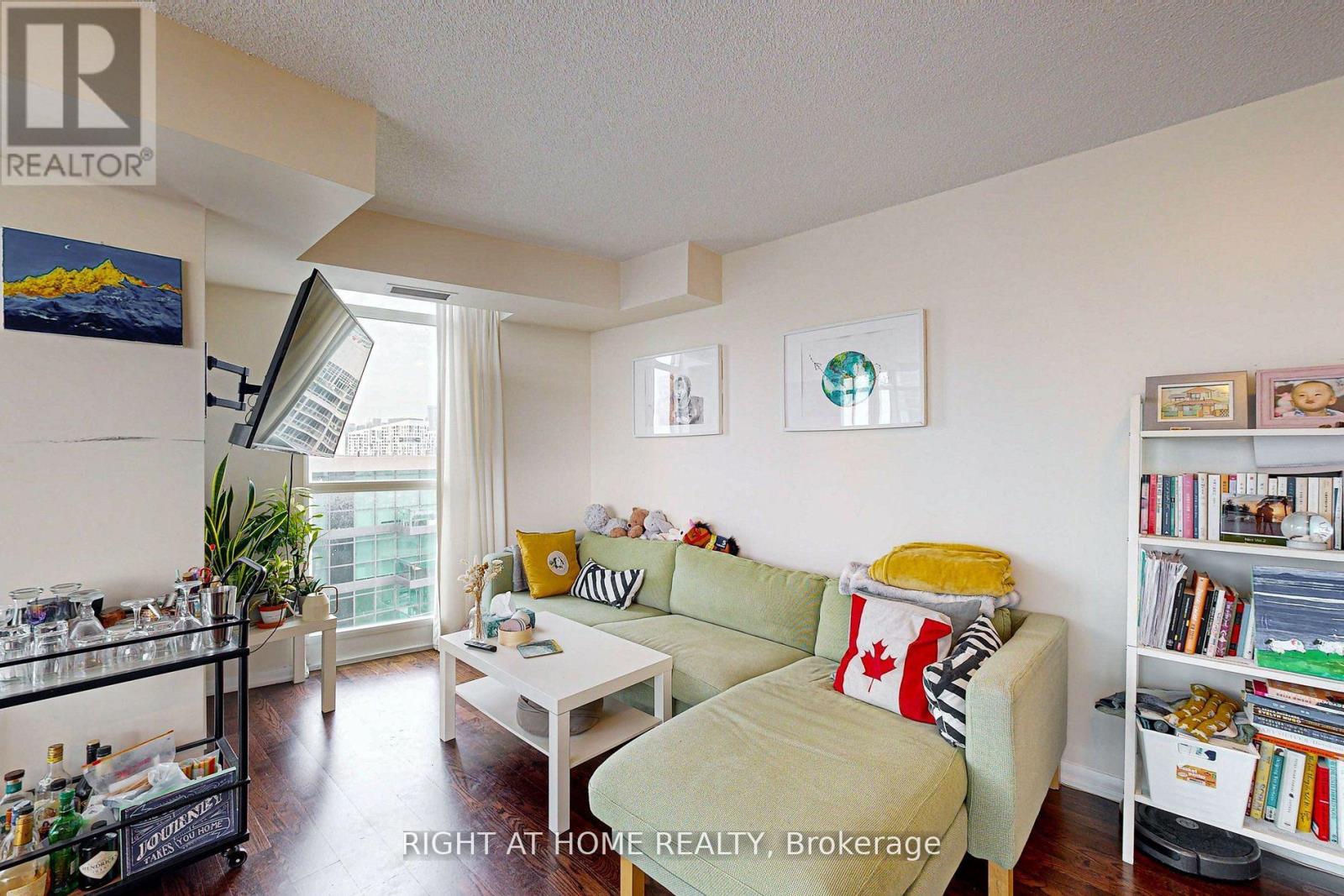 1710 - 215 Fort York Boulevard, Toronto, Ontario  M5V 4A2 - Photo 7 - C12560862