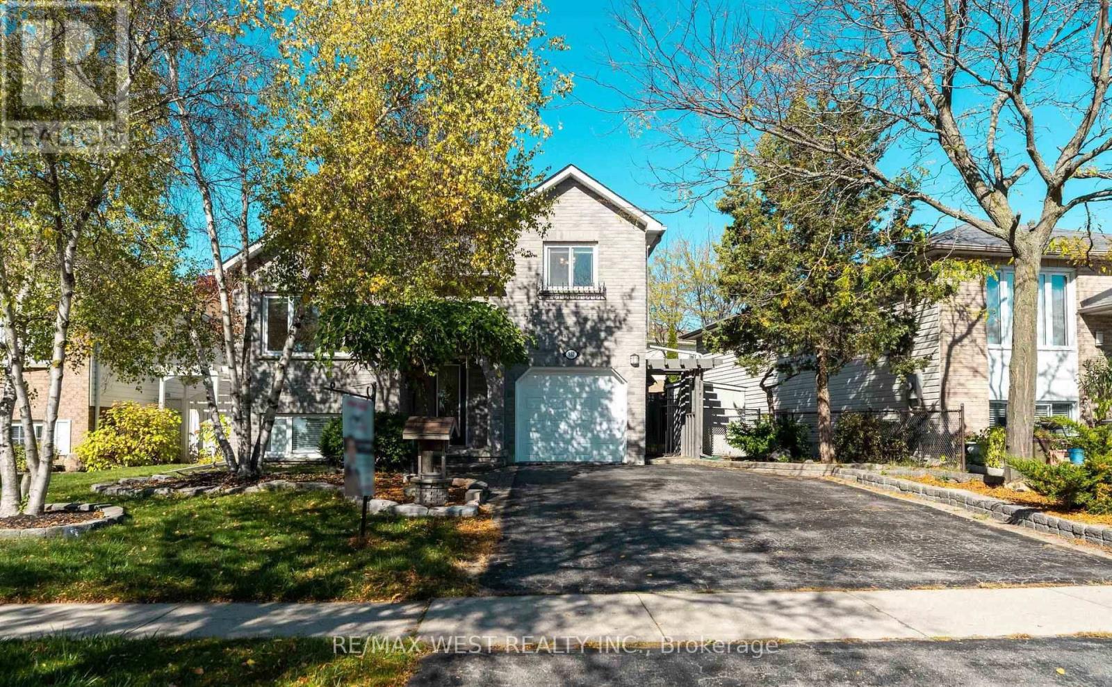 852 Beatrice Street E, Oshawa, Ontario  L1K 2H7 - Photo 2 - E12560852