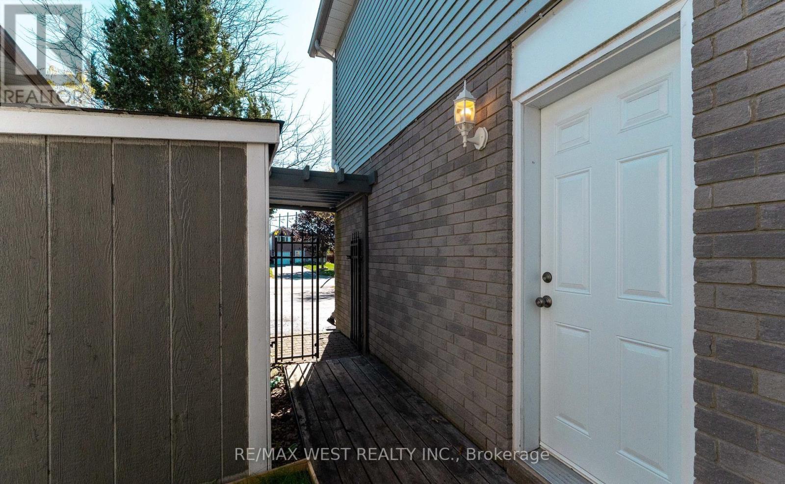 852 Beatrice Street E, Oshawa, Ontario  L1K 2H7 - Photo 39 - E12560852