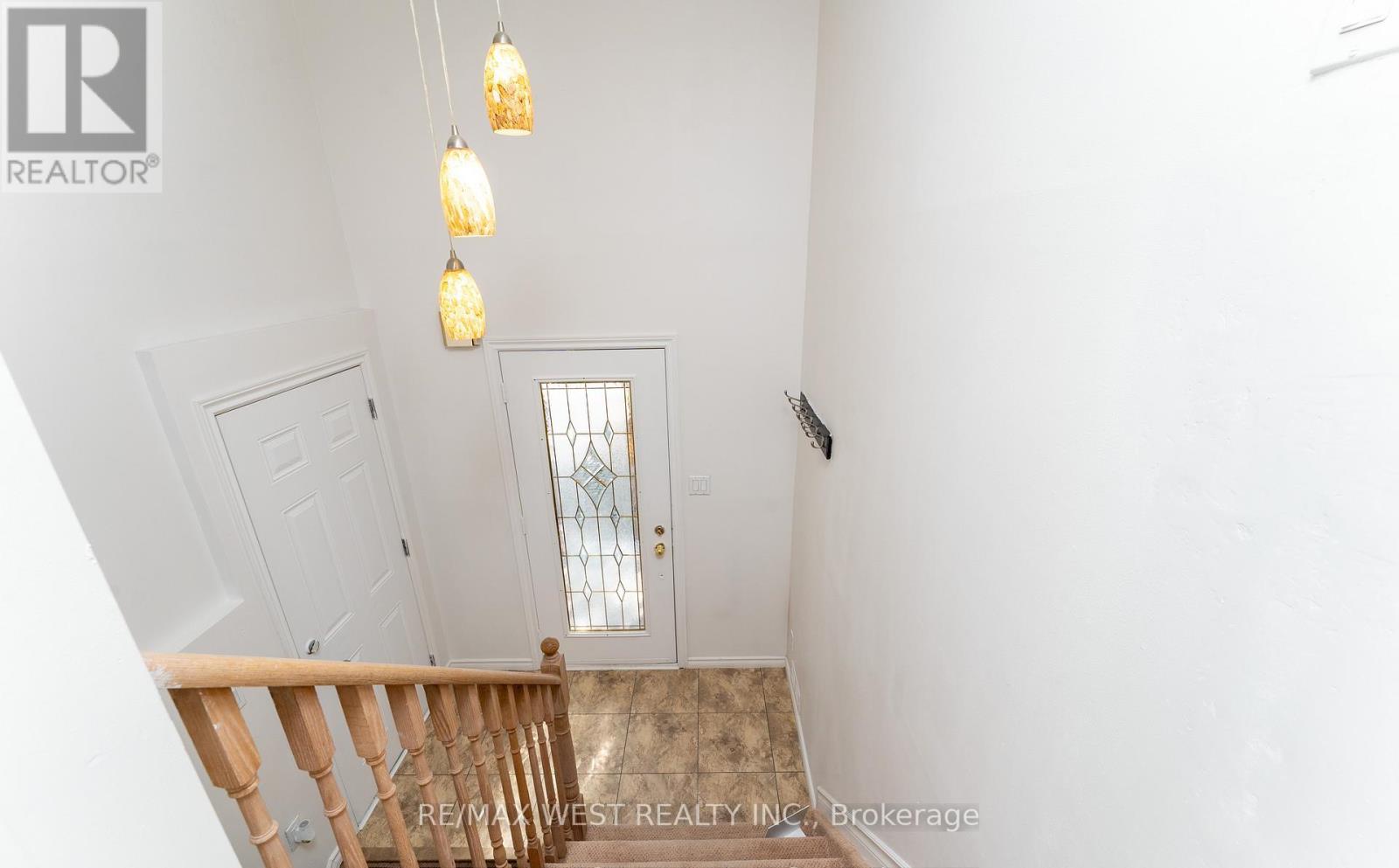 852 Beatrice Street E, Oshawa, Ontario  L1K 2H7 - Photo 5 - E12560852