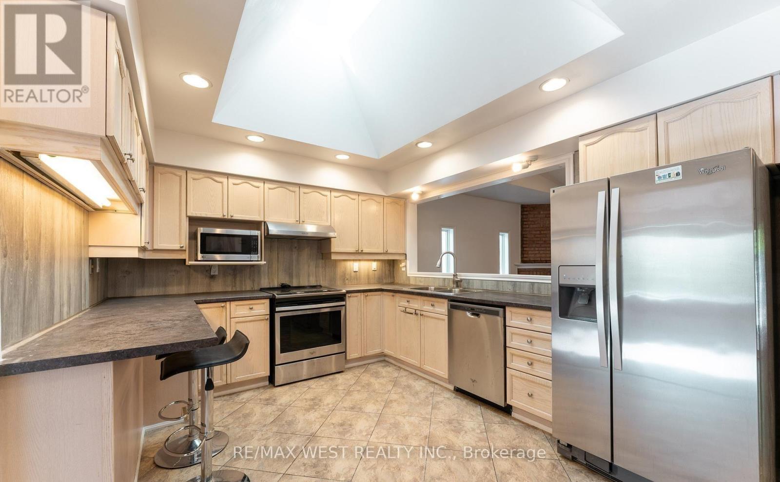 852 Beatrice Street E, Oshawa, Ontario  L1K 2H7 - Photo 6 - E12560852