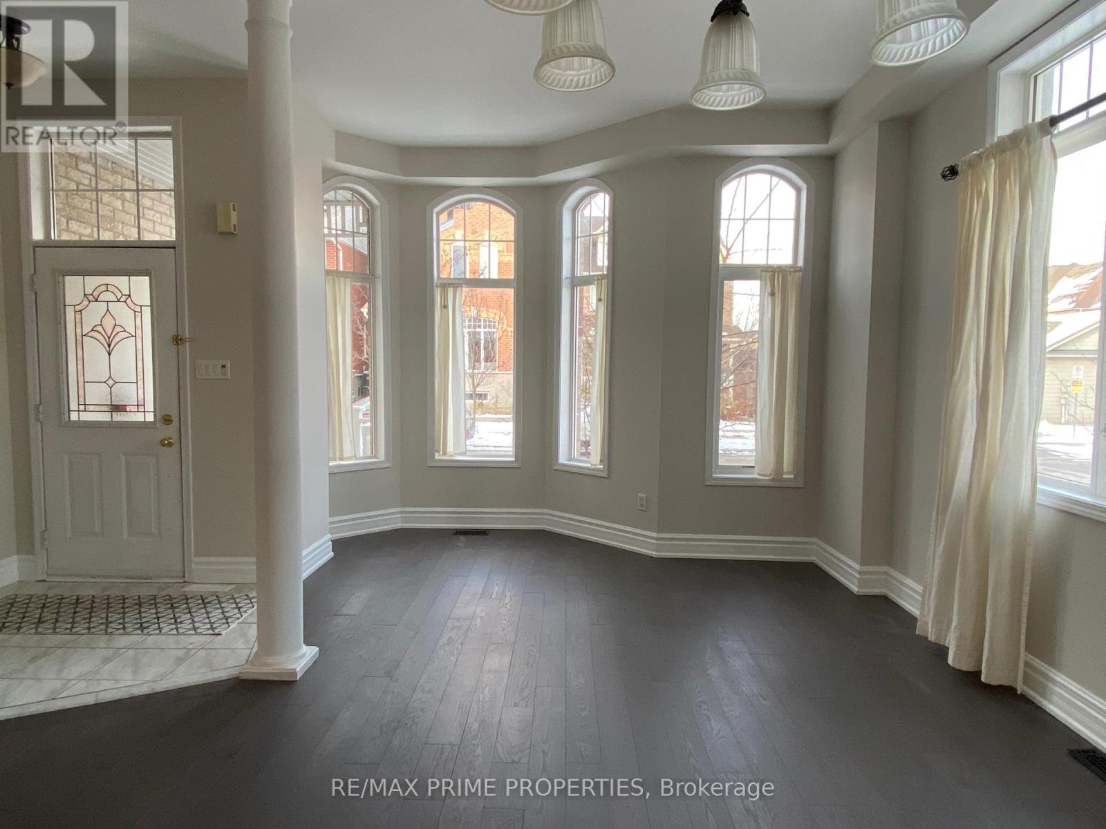 #main - 119 Settlement Park Avenue, Markham, Ontario  L6B 1B6 - Photo 3 - N12560834