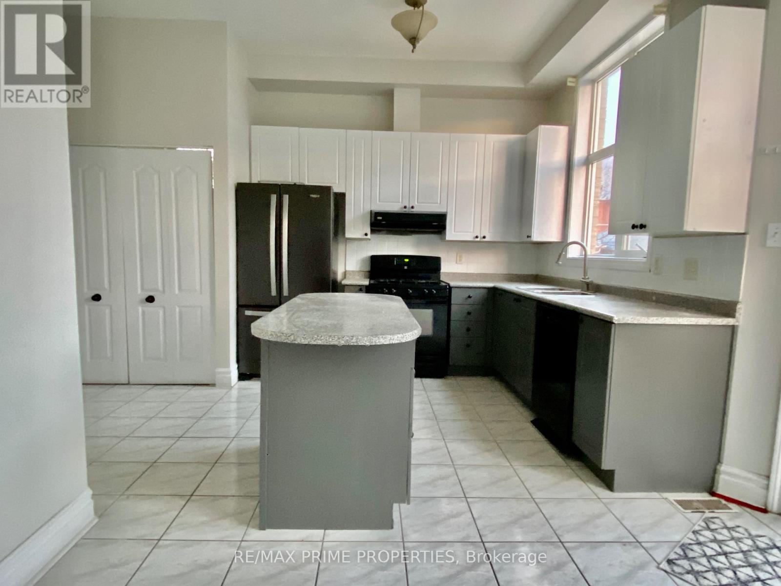 #main - 119 Settlement Park Avenue, Markham, Ontario  L6B 1B6 - Photo 6 - N12560834