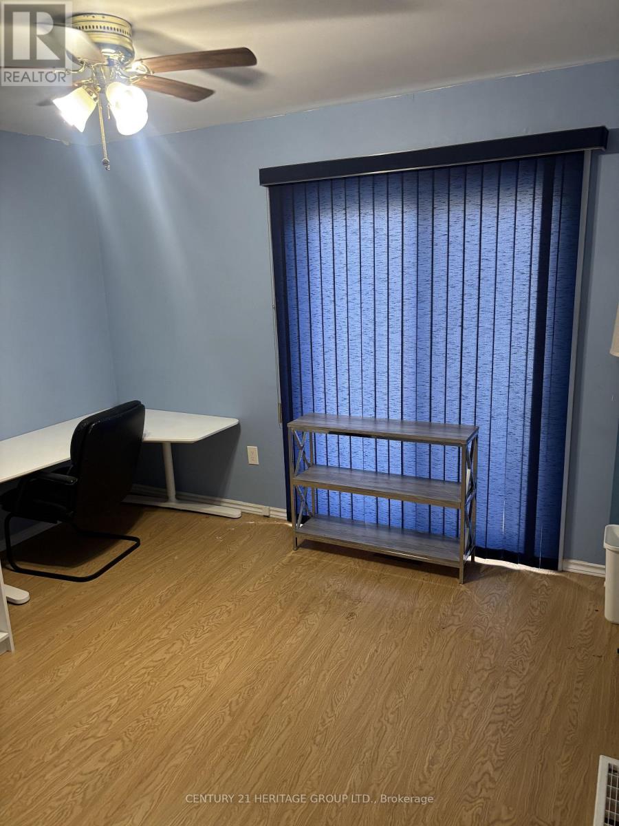 717 Jackson Court, Newmarket, Ontario  L3Y 5A5 - Photo 5 - N12560844