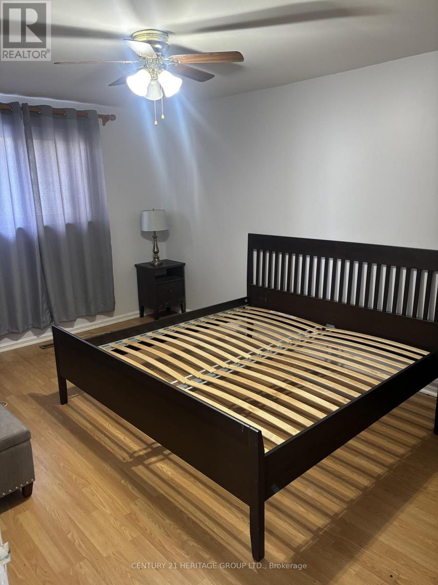 717 Jackson Court, Newmarket, Ontario  L3Y 5A5 - Photo 7 - N12560844