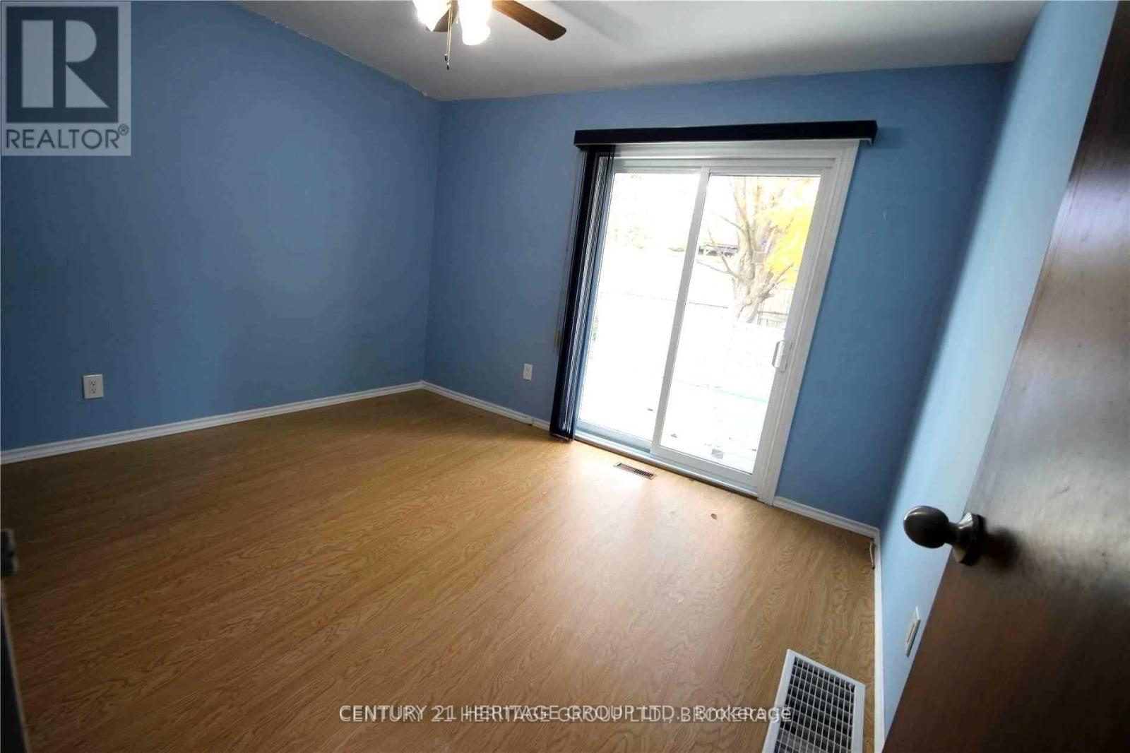 717 Jackson Court, Newmarket, Ontario  L3Y 5A5 - Photo 9 - N12560844