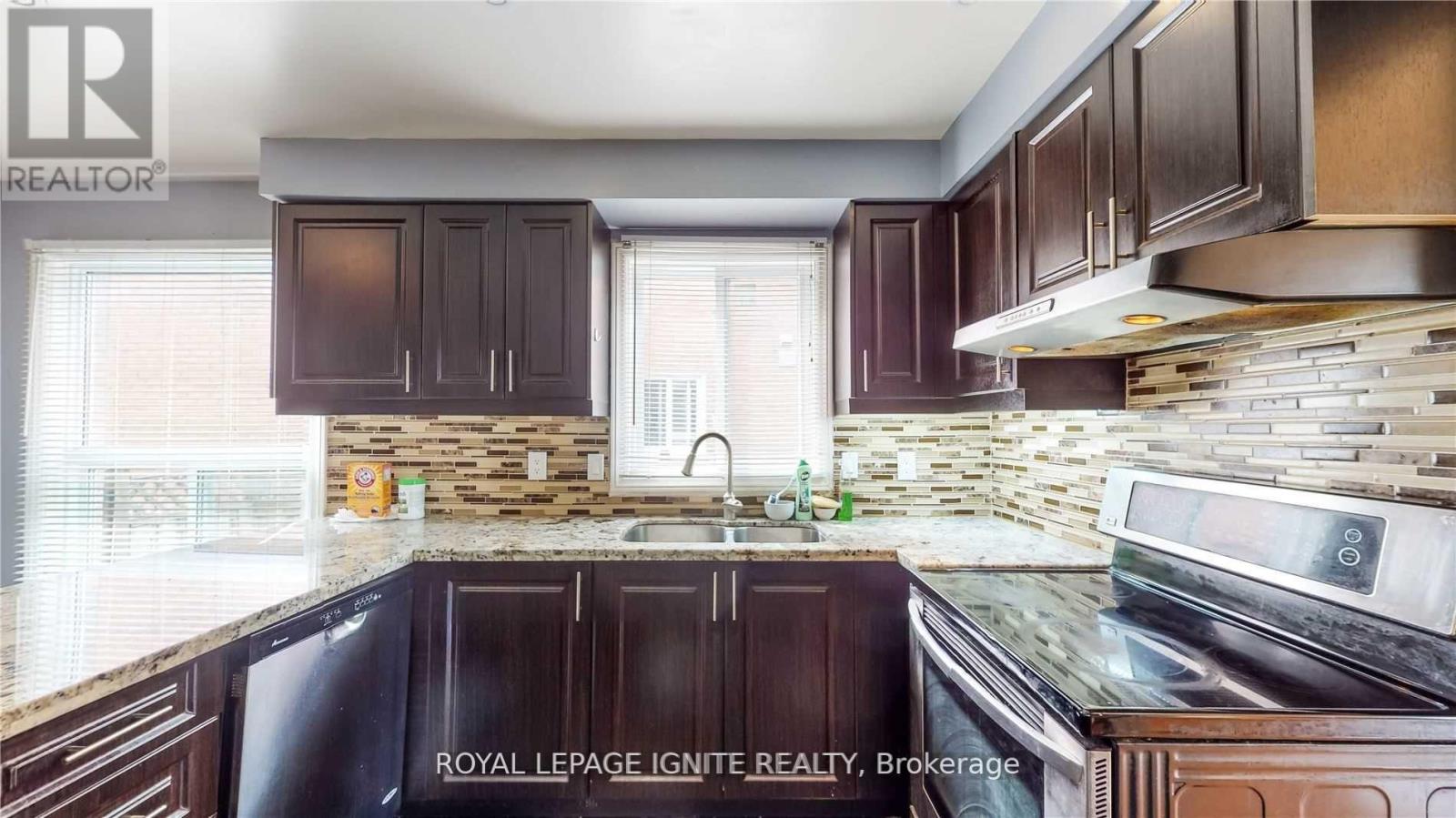 11 James Edward Drive, Markham, Ontario  L3S 1Y9 - Photo 6 - N12560854