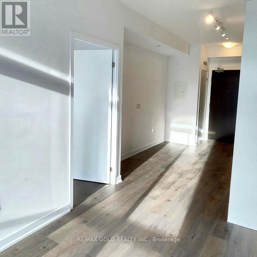 622 - 60 Honeycrisp Crescent, Vaughan, Ontario  L4K 0N5 - Photo 3 - N12560880