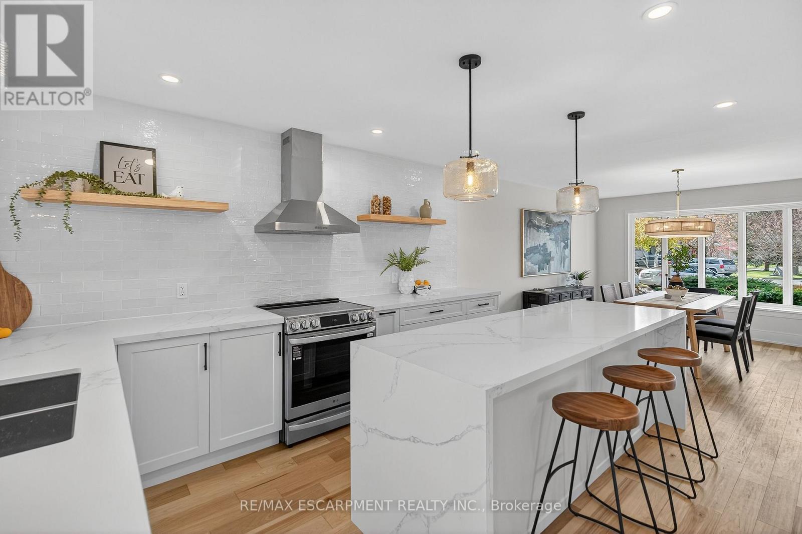 2347 Tweedsmuir Court, Burlington, Ontario L7P 4K9 - Photo 10 - W12560848