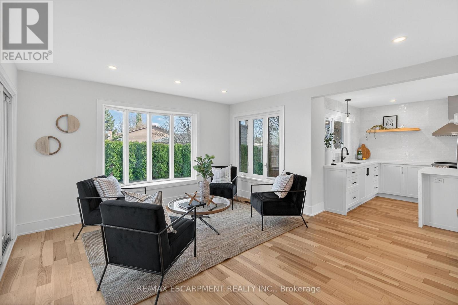 2347 Tweedsmuir Court, Burlington, Ontario L7P 4K9 - Photo 12 - W12560848