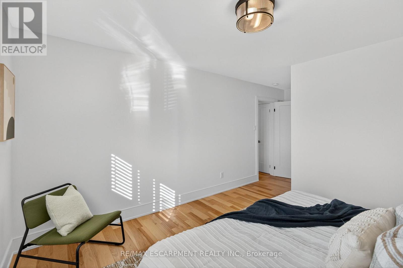 2347 Tweedsmuir Court, Burlington, Ontario L7P 4K9 - Photo 21 - W12560848