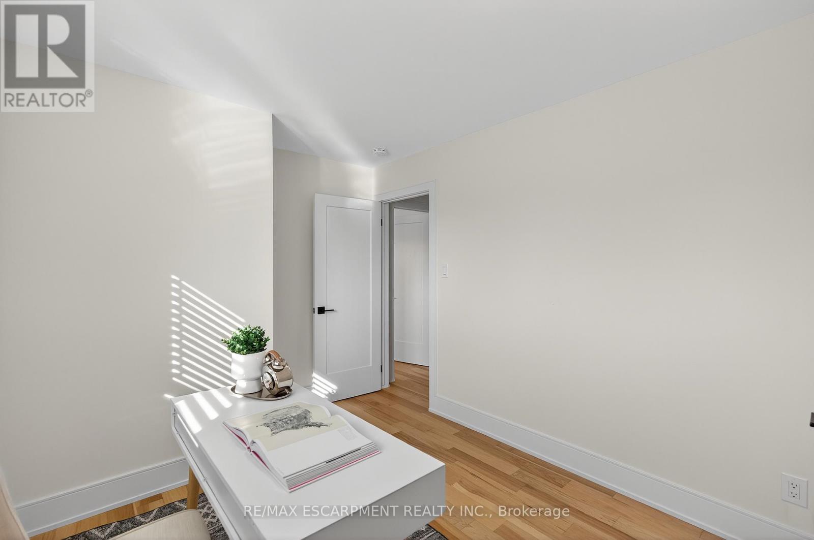 2347 Tweedsmuir Court, Burlington, Ontario L7P 4K9 - Photo 26 - W12560848