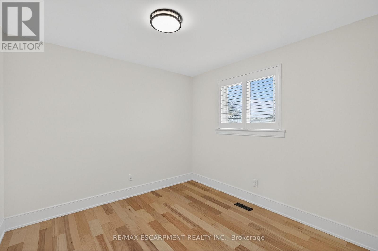 2347 Tweedsmuir Court, Burlington, Ontario L7P 4K9 - Photo 27 - W12560848