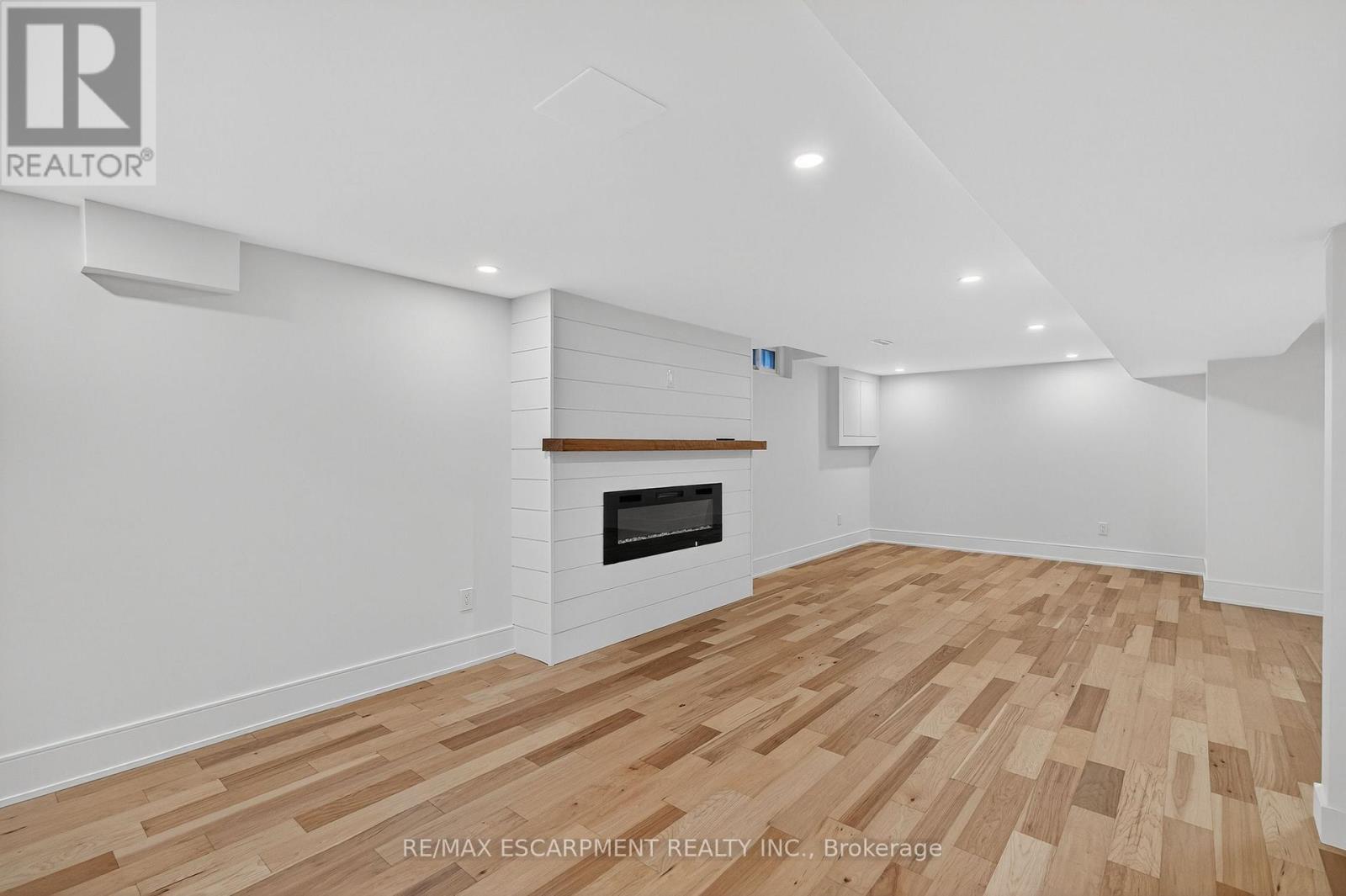 2347 Tweedsmuir Court, Burlington, Ontario L7P 4K9 - Photo 31 - W12560848