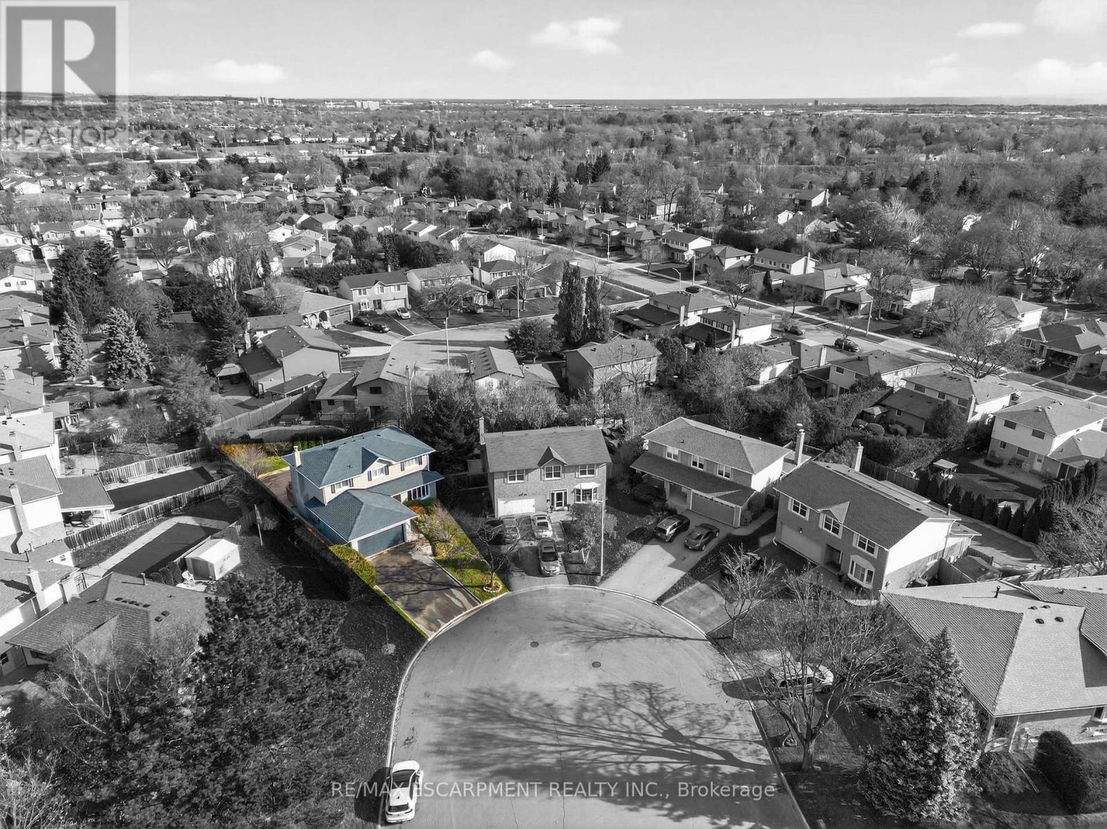 2347 Tweedsmuir Court, Burlington, Ontario L7P 4K9 - Photo 43 - W12560848