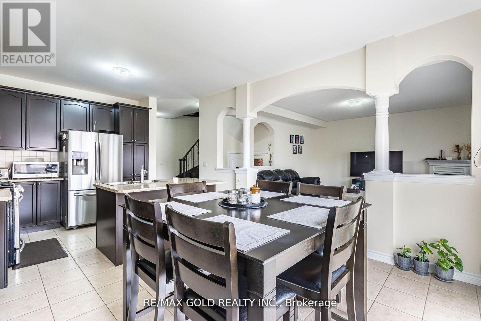 4 Mistletoe Place, Brampton, Ontario  L6Y 0G4 - Photo 16 - W12560890