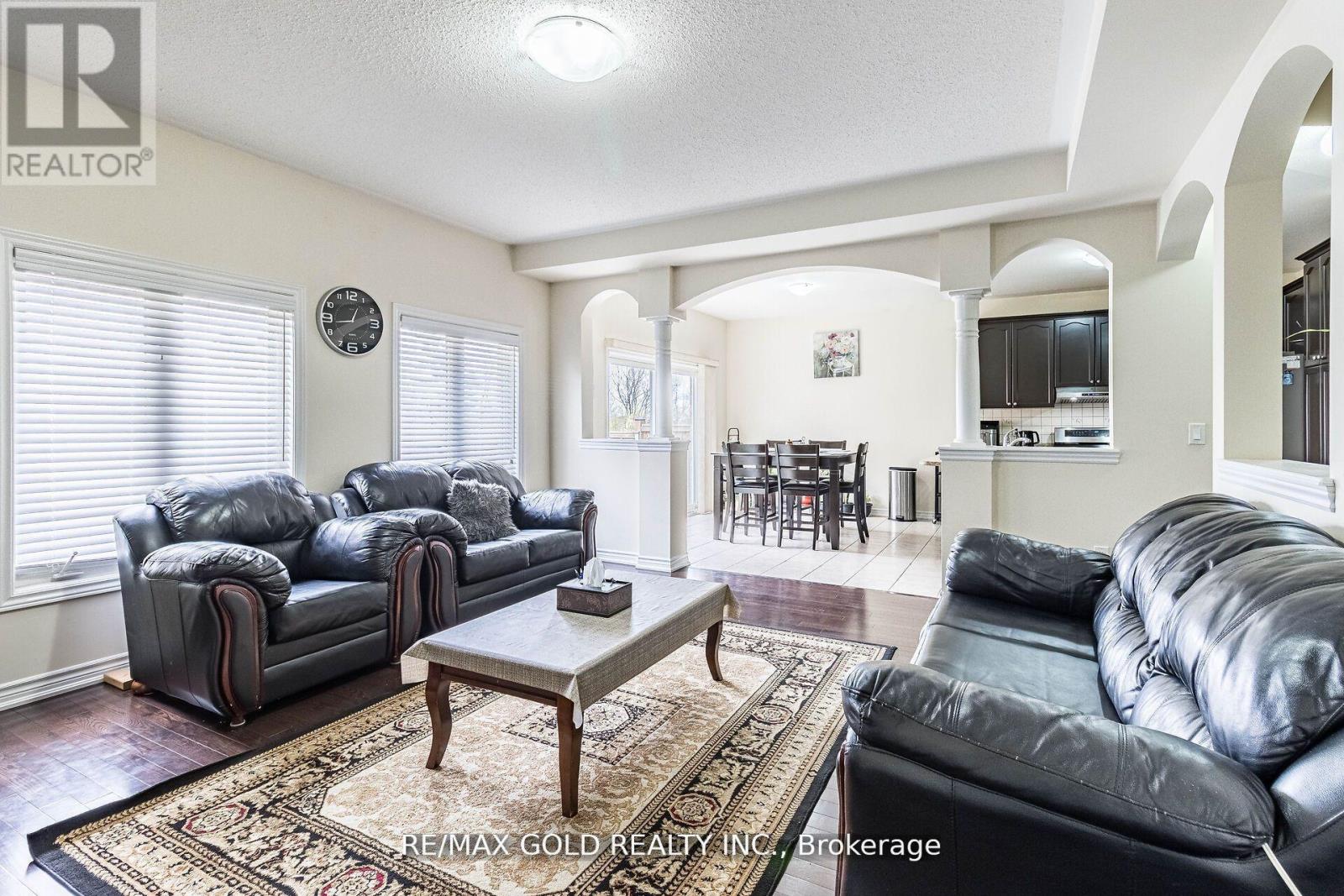 4 Mistletoe Place, Brampton, Ontario  L6Y 0G4 - Photo 18 - W12560890