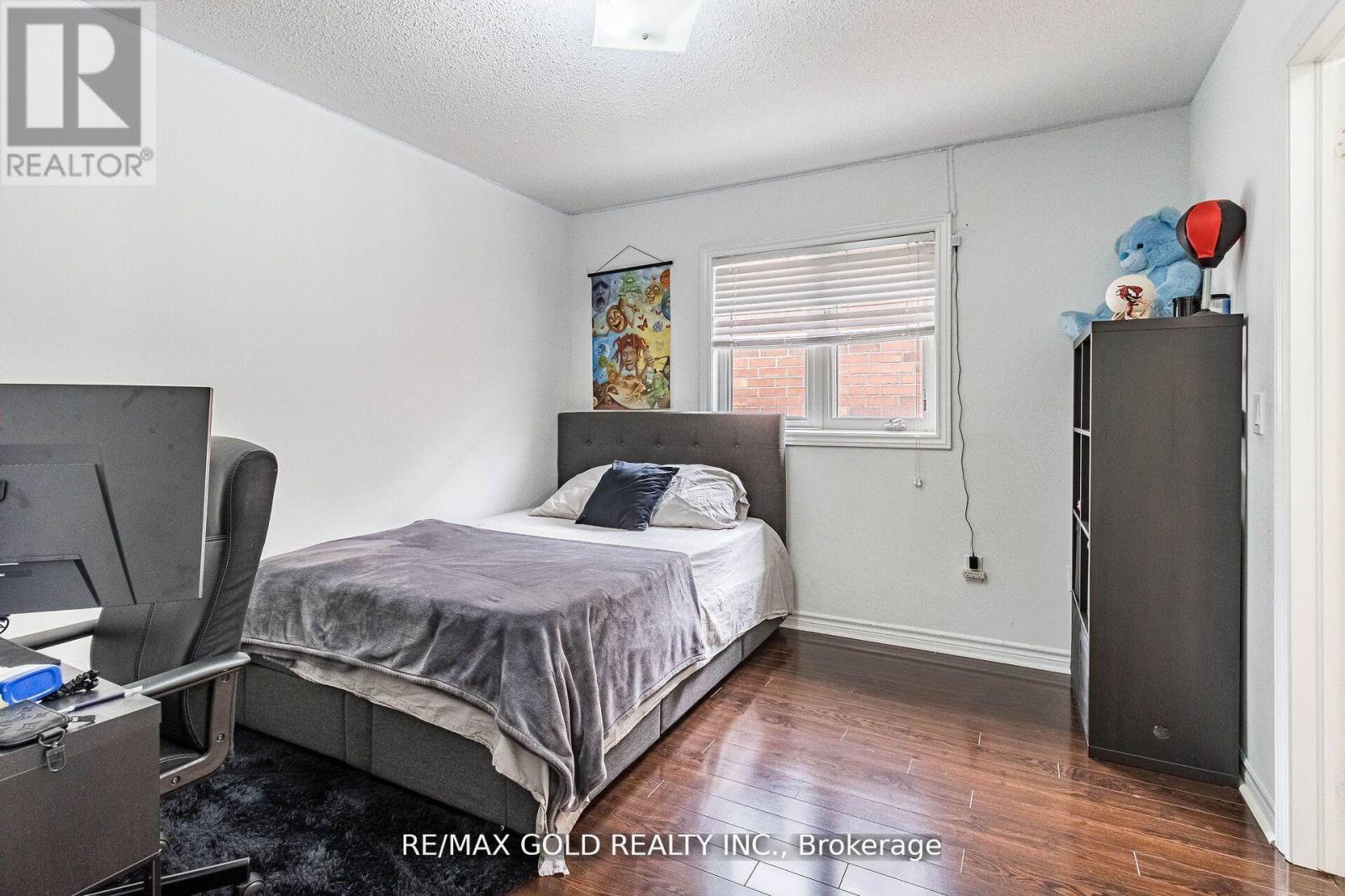 4 Mistletoe Place, Brampton, Ontario  L6Y 0G4 - Photo 29 - W12560890