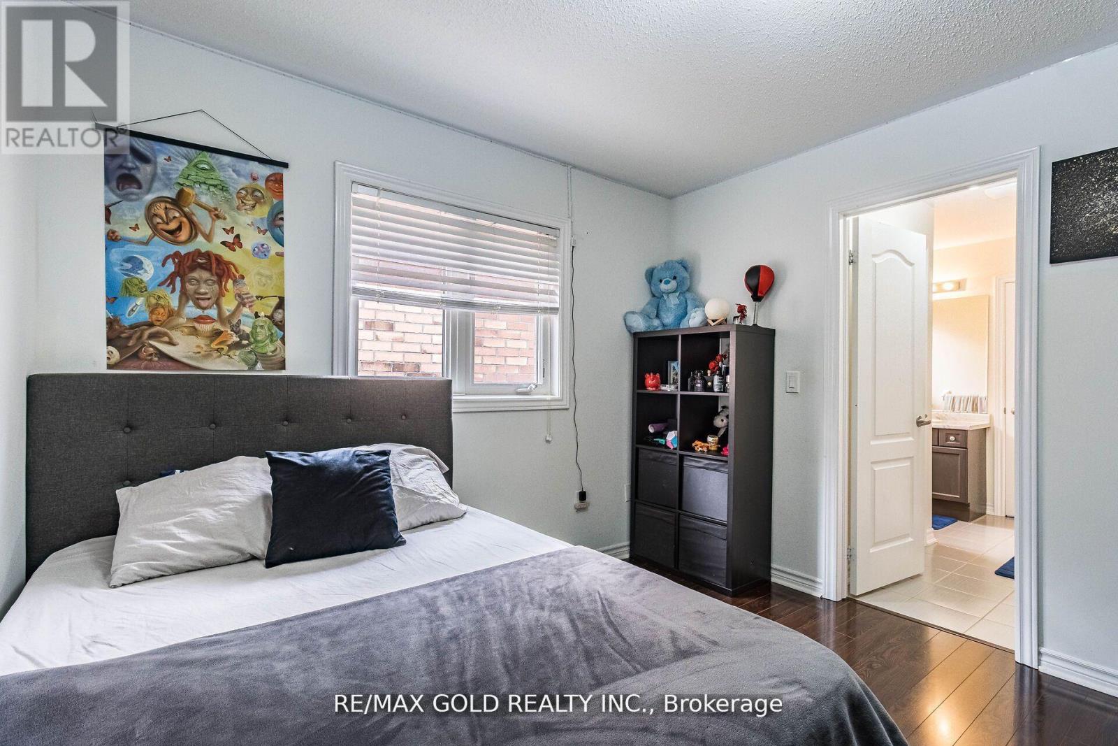 4 Mistletoe Place, Brampton, Ontario  L6Y 0G4 - Photo 30 - W12560890