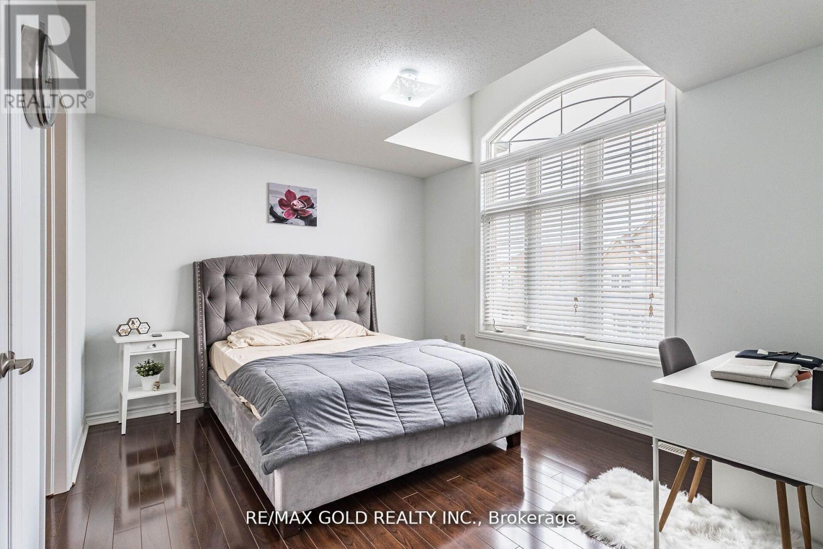 4 Mistletoe Place, Brampton, Ontario  L6Y 0G4 - Photo 33 - W12560890