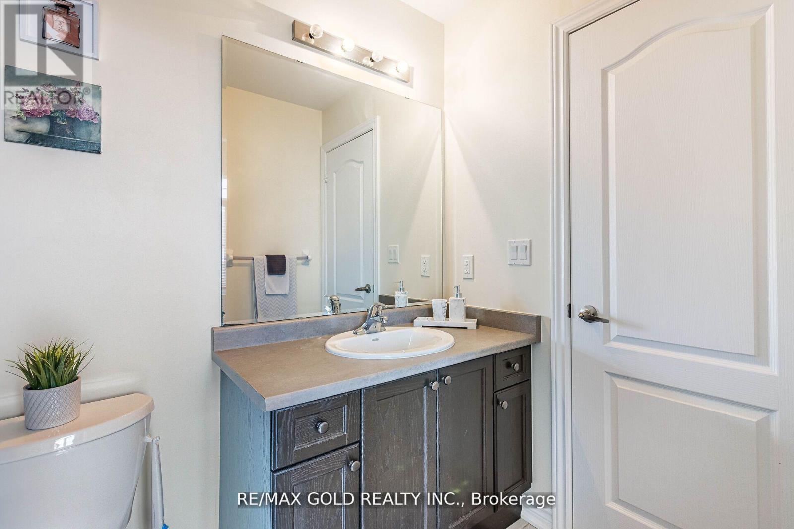 4 Mistletoe Place, Brampton, Ontario  L6Y 0G4 - Photo 36 - W12560890