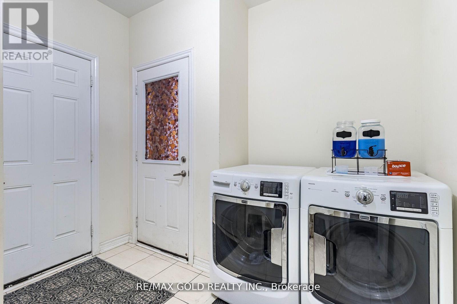 4 Mistletoe Place, Brampton, Ontario  L6Y 0G4 - Photo 39 - W12560890