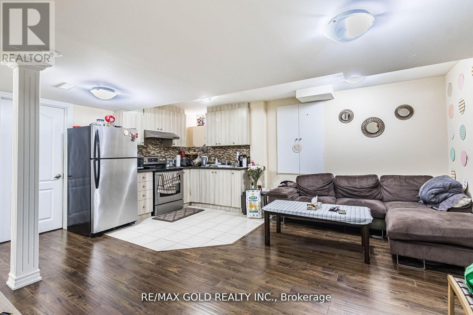 4 Mistletoe Place, Brampton, Ontario  L6Y 0G4 - Photo 42 - W12560890