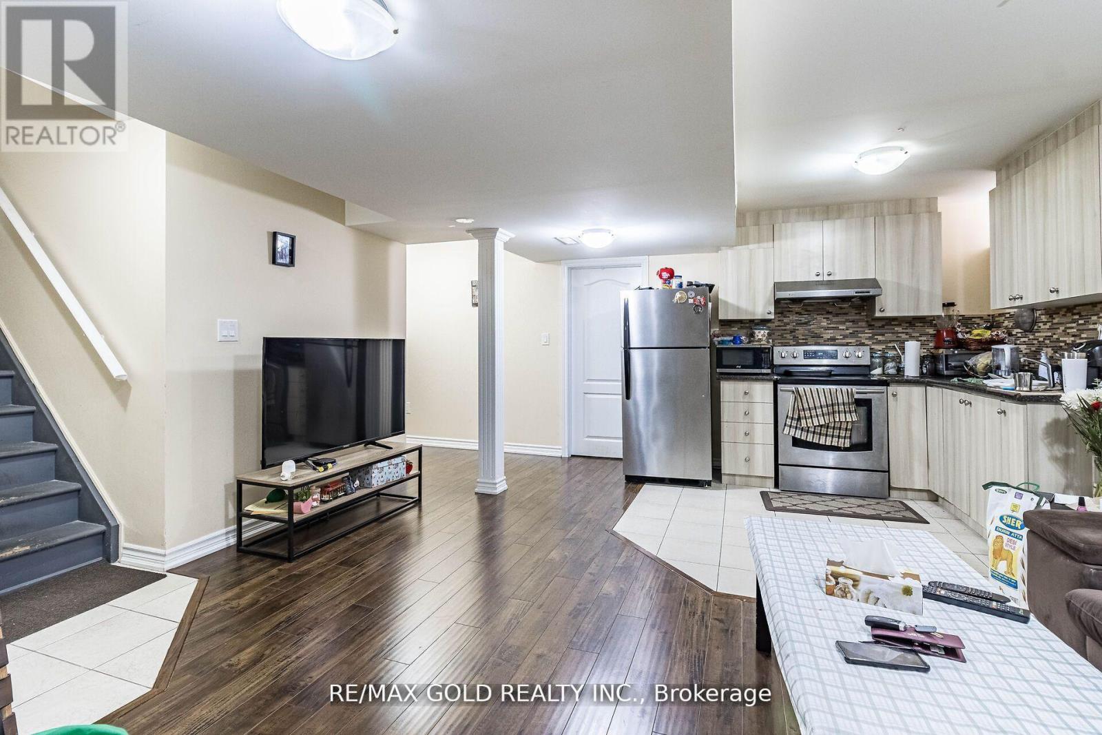 4 Mistletoe Place, Brampton, Ontario  L6Y 0G4 - Photo 44 - W12560890